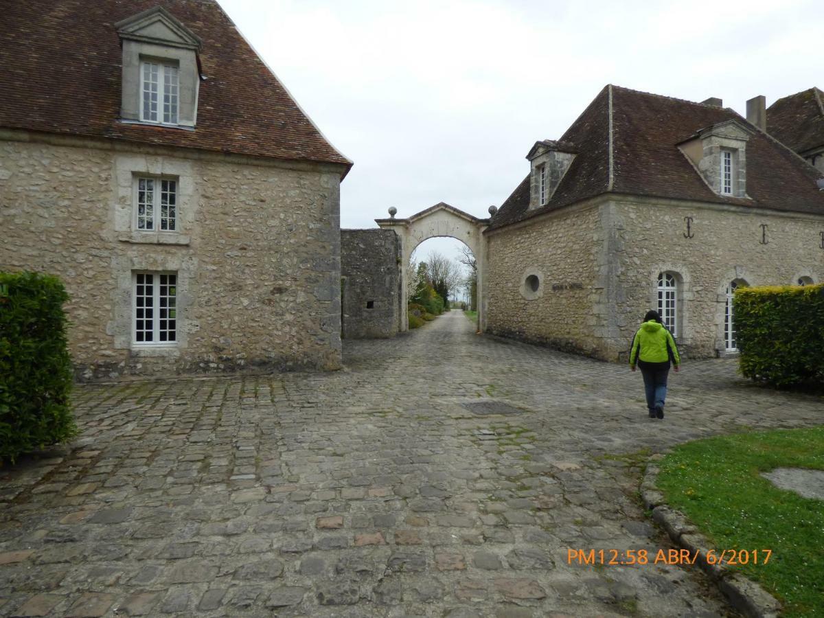 Château de Montramé Soisy-Bouy Exterior foto
