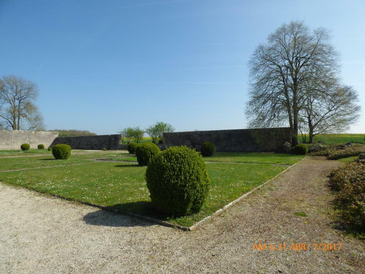 Château de Montramé Soisy-Bouy Exterior foto